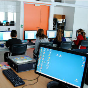 Milliókkal segíti a LogMeIn a számítástechnika-oktatást