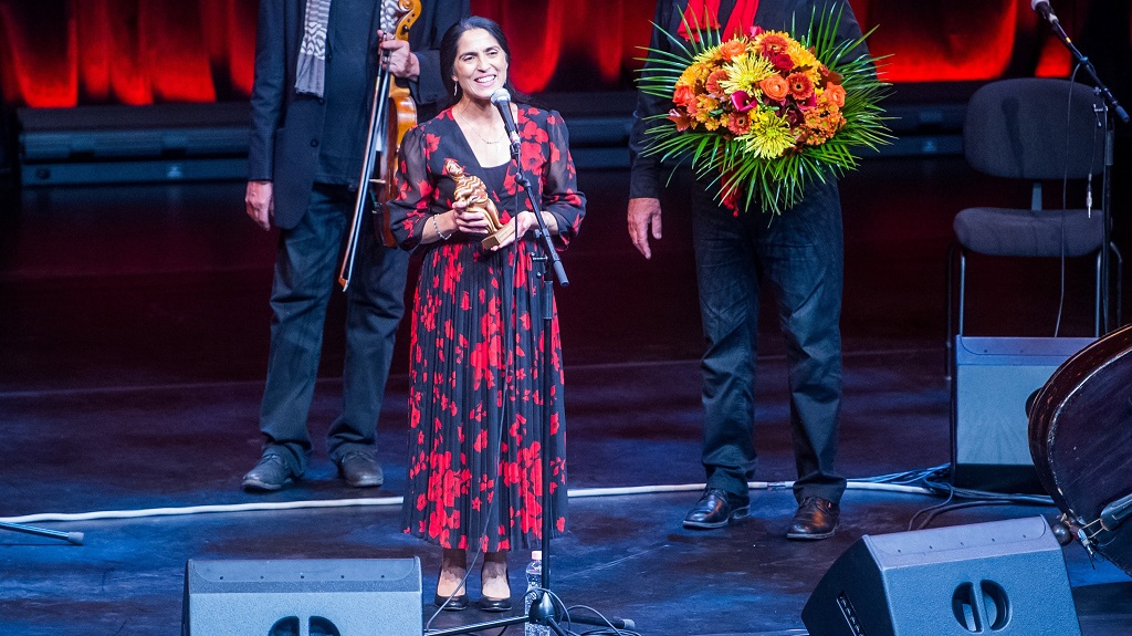 ny énekes, aki átvehette a világzene Oscar-díját, a Womex Artist Awardot