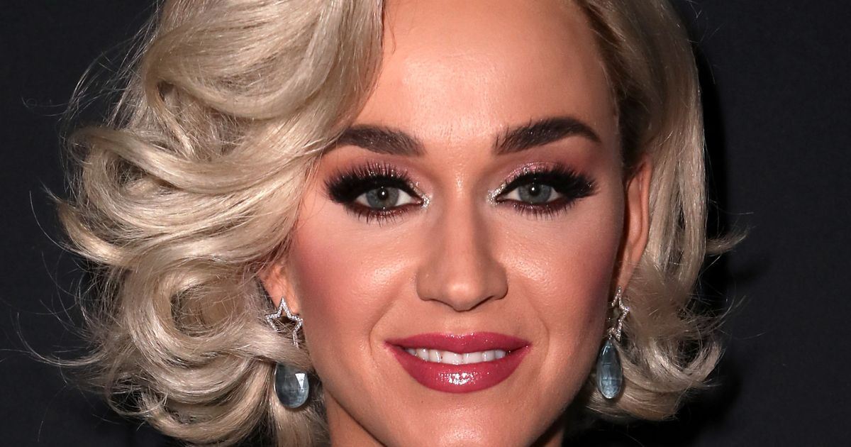 Katy Perry ismét magyar tervező kreációját választotta, nem is akárhova!